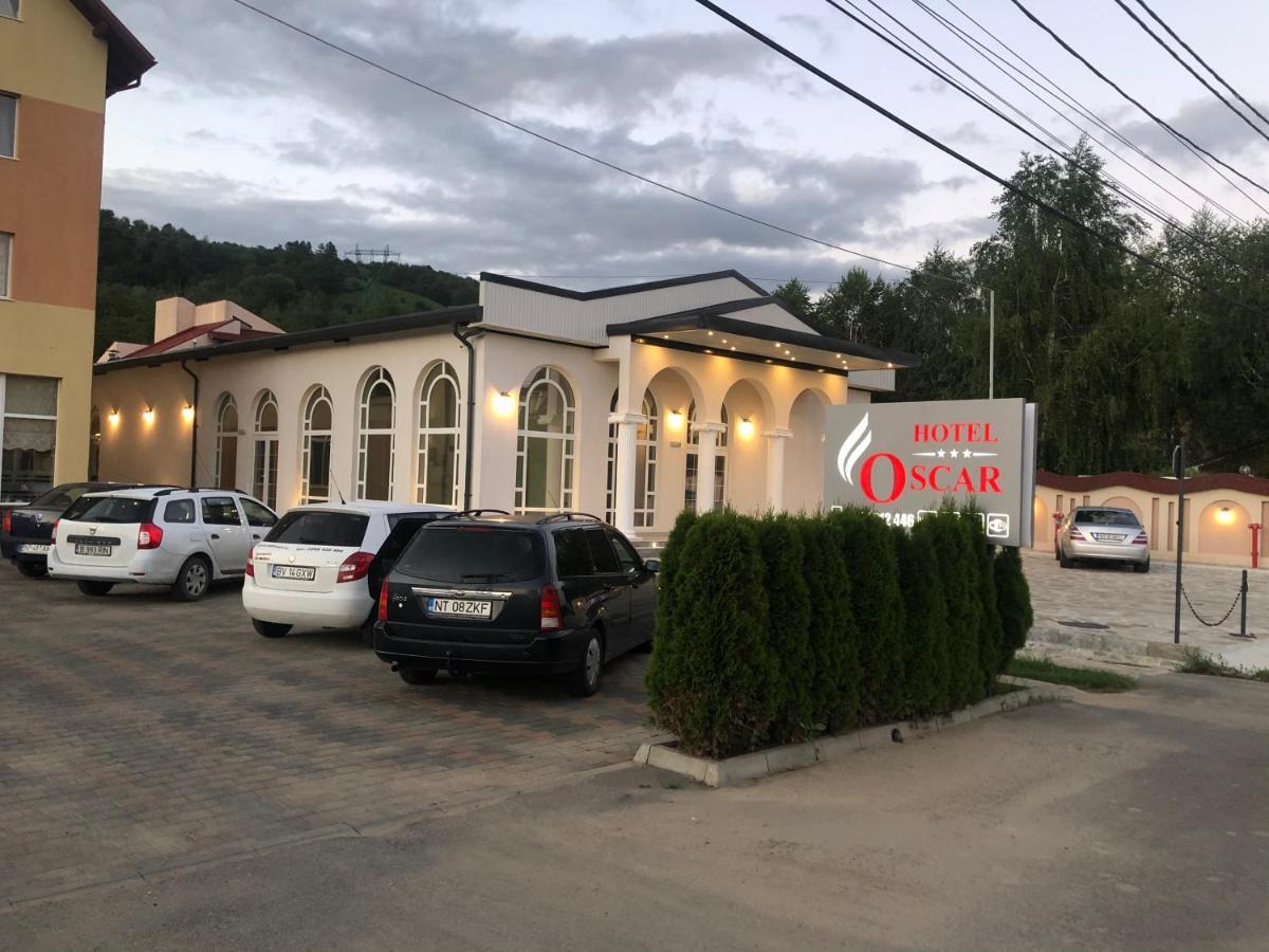 Hotel-Restaurant Oscar Piatra Neamt Exterior photo